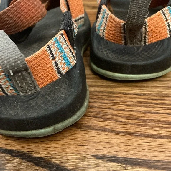 Toddler Boys Chacos size 10 Orange and blue - Picture 3 of 7